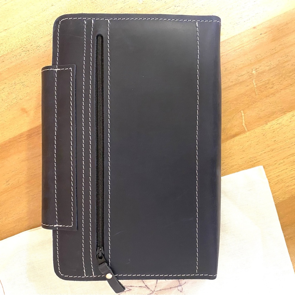 Thread & Maple Notions Clutch Navy Blue - Picture 5 of 8